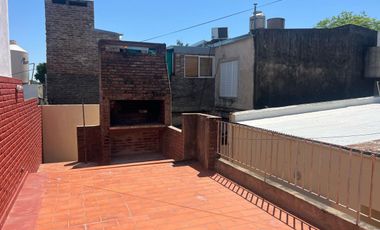 VENTA CASA 2 DORM + DPTO 1 DORM