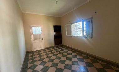 VENTA CASA 2 DORM + DPTO 1 DORM