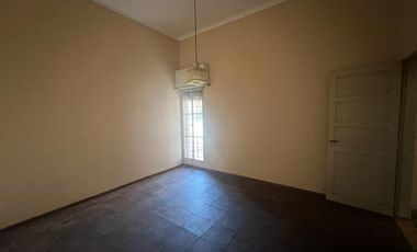 VENTA CASA 2 DORM + DPTO 1 DORM