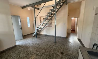 VENTA CASA 2 DORM + DPTO 1 DORM