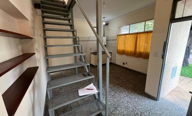 VENTA CASA 2 DORM + DPTO 1 DORM