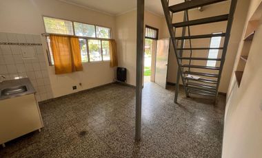 VENTA CASA 2 DORM + DPTO 1 DORM