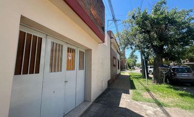 VENTA CASA 2 DORM + DPTO 1 DORM