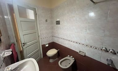 VENTA CASA 2 DORM + DPTO 1 DORM