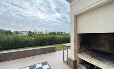 Venta Casa Lote Interno en Nuevo Quilmes