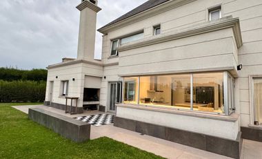 Venta Casa Lote Interno en Nuevo Quilmes