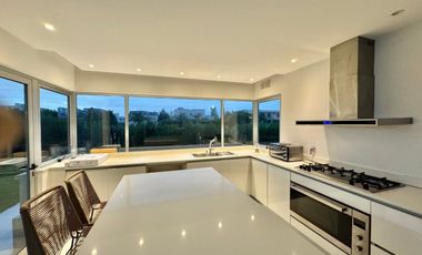 Venta Casa Lote Interno en Nuevo Quilmes