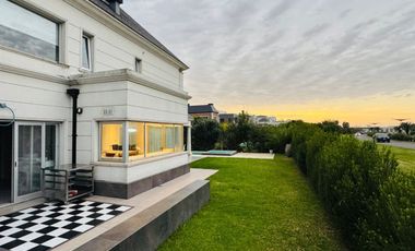 Venta Casa Lote Interno en Nuevo Quilmes