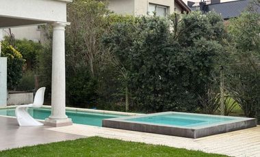 Venta Casa Lote Interno en Nuevo Quilmes