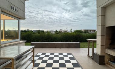 Venta Casa Lote Interno en Nuevo Quilmes