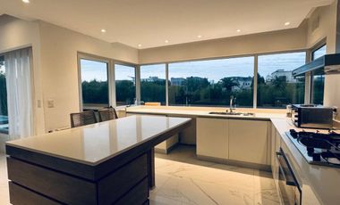 Venta Casa Lote Interno en Nuevo Quilmes