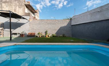 Casa en venta Don Bosco, pileta