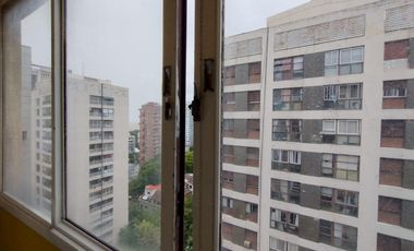 Departamento sin balcon en venta Vicente Lopez 2 ambientes piso alto muy luminoso en buen estado