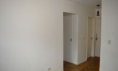 Departamento sin balcon en venta Vicente Lopez 2 ambientes piso alto muy luminoso en buen estado