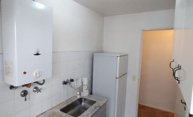Departamento sin balcon en venta Vicente Lopez 2 ambientes piso alto muy luminoso en buen estado