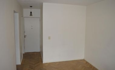 Departamento sin balcon en venta Vicente Lopez 2 ambientes piso alto muy luminoso en buen estado