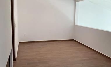 Excelente casa en venta en calle Cda remodelada.