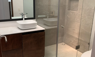 Excelente casa en venta en calle Cda remodelada.
