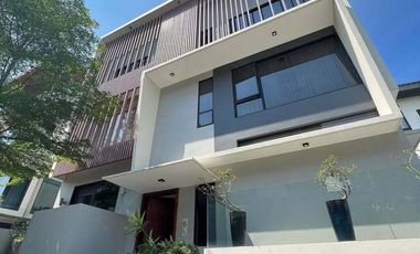 5BR house in McKinley Hill Village, Taguig for lease