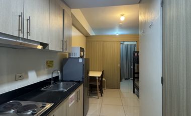 Live Near MOA! 1BR Fully Furnished Unit at Breeze Residences ₱18K/mo (FOR SALE!)