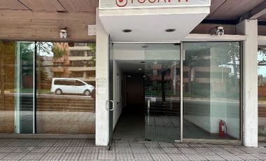 Local Comercial en Arriendo en Av las condes 9050