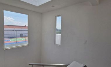 Casa en venta en San Jorge Pueblo Nuevo, atrás de la UVM campus Toluca 5 min de Galerías y Metepec centro, salida rápida  avenida Tecnológico