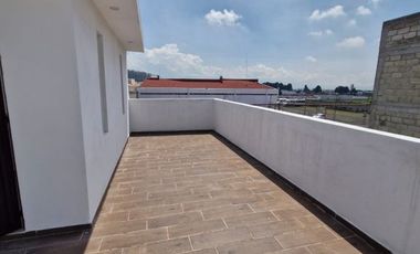 Casa en venta en San Jorge Pueblo Nuevo, atrás de la UVM campus Toluca 5 min de Galerías y Metepec centro, salida rápida  avenida Tecnológico