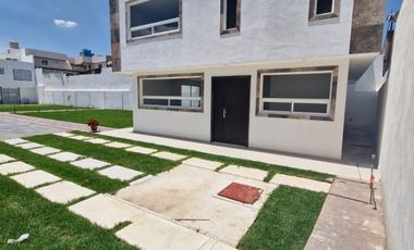 Casa en venta en San Jorge Pueblo Nuevo, atrás de la UVM campus Toluca 5 min de Galerías y Metepec centro, salida rápida  avenida Tecnológico