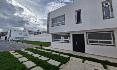 Casa en venta en San Jorge Pueblo Nuevo, atrás de la UVM campus Toluca 5 min de Galerías y Metepec centro, salida rápida  avenida Tecnológico