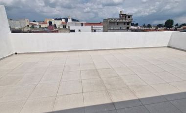 Casa en venta en San Jorge Pueblo Nuevo junto a UVM Toluca  5 min de galerías y centro de Metepec. Condominio de 2 casas.