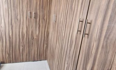 Casa en venta en San Jorge Pueblo Nuevo junto a UVM Toluca  5 min de galerías y centro de Metepec. Condominio de 2 casas.