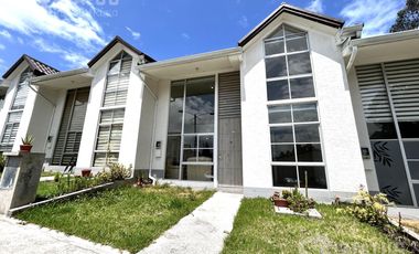 Casa de venta con dorm. en PB en La Salle, - $79.900