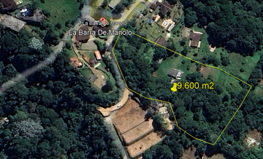 LOTE CON CASA PARA REMODELAR-FRENTE A LA BARRA DE MANOLO - DAPA