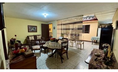 Casa de un piso con apartaestudio en venta Barrio Nuevo Palmira Valle