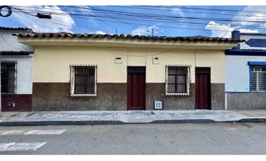 Casa de un piso con apartaestudio en venta Barrio Nuevo Palmira Valle