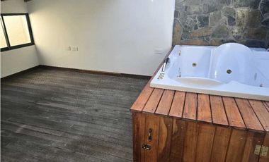 SE VENDE APARTAMENTO EN GUATAPÉ