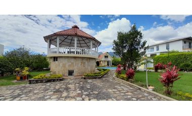 Casa campestre en Chinauta con todas las comodidades!