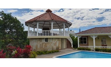 Casa campestre en Chinauta con todas las comodidades!