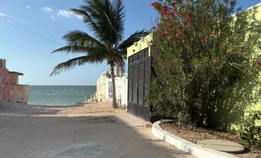 Casa a 20 metros del mar en venta en Chelem