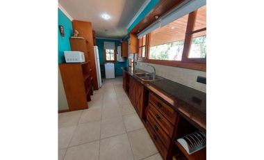 Chalet en venta en Cariló con Pileta 4 dormitorios, Gas natural