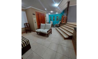 Chalet en venta en Cariló con Pileta 4 dormitorios, Gas natural