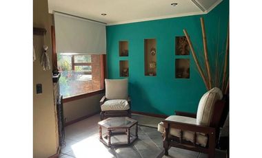Chalet en venta en Cariló con Pileta 4 dormitorios, Gas natural