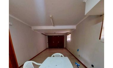 Chalet en venta en Cariló con Pileta 4 dormitorios, Gas natural