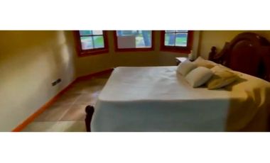 Chalet en venta en Cariló con Pileta 4 dormitorios, Gas natural