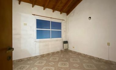 VENTA CASA DUPLEX, BERAZATEGUI