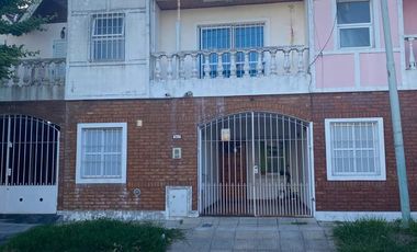VENTA CASA DUPLEX, BERAZATEGUI