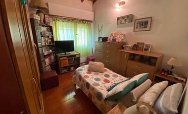 Oportunidad casa de 5 ambientes con cochera
