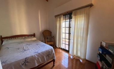 Oportunidad casa de 5 ambientes con cochera