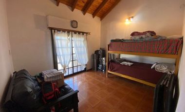 Oportunidad casa de 5 ambientes con cochera