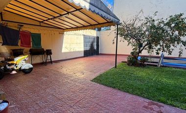 Oportunidad casa de 5 ambientes con cochera